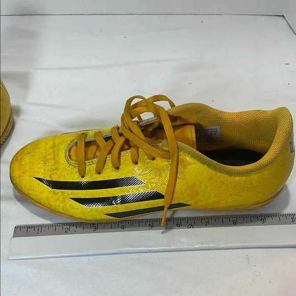 Adidas F5 indoor soccer shoes. Male size 6. Pre-owned. See photos for wear. - Picture 12 of 12
